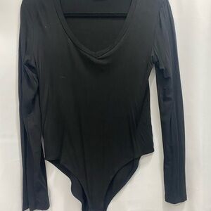 Sleek Black Fitted Long Sleeve Bodysuit